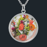 Brides Bröllop Bouquet Photo monogram Keepsaké Sterling Silver Halsband<br><div class="desc">Anpassa den här designen idag! Den här presenten är en perfekt för specialtillfället. Kom kollar upp vår butik för all coola.</div>