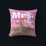 Brides Mason Burk Rosa Lila Romantic Träd Kudde<br><div class="desc">Brides Rustiska romska rötter från Pillows i Kärlek Träd</div>