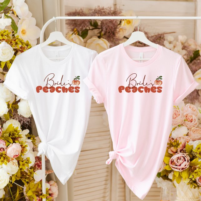 Brides Peacher Retro Font Savannah Bachelorette T Shirt (Skapare uppladdad)