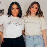 Bridesmaid Cute Script Bachelorette/Brudens sida T Shirt<br><div class="desc">Vi lägger alltid till nya mönster varje dag!</div>