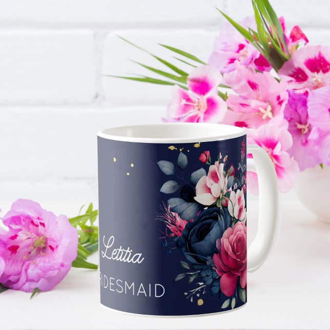 Bridesmaid-gåvor med eget namn - marinblå rosa ros kaffemugg (Skapare uppladdad)