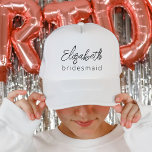 Bridesmaid Modern Minimalist Script Bachelorette Keps<br><div class="desc">Höj ditt bachelorette Party stil med vår Truckerkeps "Bridesmaid Modern Minimalist Script", en chic och ett trendig som ett tack för brudens sida. Den här hatten kombinerar contemporaryns estetik med minimalistisk charm, skapar den perfektens keepy för dina brudar. Ord "Bridesmaid" visas med stor försiktighet i ett elegant-skript som lägger till...</div>