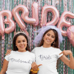Bridesmaid Modern Script Diamond Bachelorette T Shirt<br><div class="desc">Modern manusmutad graderingsgaranti med diamanten över i för bachelorette-partiet. Ta den här garantin till brudtärnorna. Matchningsskjorta för bruden med diamanten över bokstäverna finns i min butik,  PageCreativeDesigns.</div>