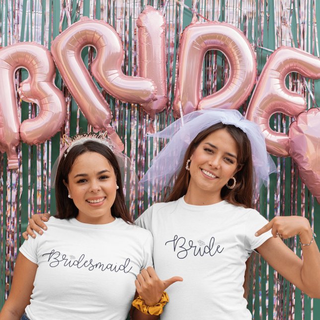 Bridesmaid Modern Script Diamond Bachelorette T Shirt (Skapare uppladdad)