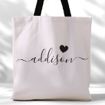 Bridesmaid Modern Script Heart Lavender Grått Tygkasse<br><div class="desc">Den här chicen i väskan har en vacker bakgrund av Lavender Grått, försedd med ett modernt typsnitt och en delikat hjärtdesign. Den mjuka, elegant färg och sofistikerade typografin gör den till ett idealiskt tillbehör för brudgummar eller för alla som utformar snyggt och trendig i kärlek. Perfekt för att transportera essentiella...</div>