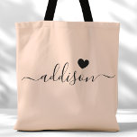Bridesmaid Modern Script Heart Peach Beige Tygkasse<br><div class="desc">Den här chicen i väskan har en vacker Peach Beige-bakgrund, försedd med ett modernt typsnitt och en känslig hjärtdesign. Den mjuka, elegant färg och sofistikerade typografin gör den till ett idealiskt tillbehör för brudgummar eller för alla som utformar snyggt och trendig i kärlek. Perfekt för att transportera essentiella ämnen. Den...</div>