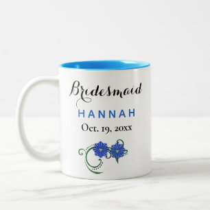Bridesmaid Modern Typography Blåa blommor Bröllop Två-Tonad Mugg