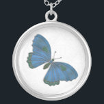 Bridesmaid Necklace Butterfly Brocade blue Silverpläterat Halsband<br><div class="desc">Butterfly Brocade Bridesmaid Necklace i frimurens tårblått är en underbar gåva till era närvarande, särskilt om ni har använt detta tema för bröllop. Detta är en del av Butterfly Brocade-samlingen för Bröllop. Det kommer att finnas fyra andra färgrutor med jewelton tillgängliga, friland, lila, rött och en underbar grönt. Bakgrunden är...</div>