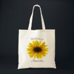 Bridesmaid Rustic Flower Solros Personal Tygkasse<br><div class="desc">Solros Rustic Bröllop Bridesmaid Tote Bag. En stark solros i gulten är bakgrunden till anpassningsbarna Bridesmaid Tote Bag. Utformningen har en rustik känsla. All information ändras lätt för din anpassningsbar,  Bridesmaid Tote Bag. Ljusstark och inbjudande,  utmärkt Bridesmaid Wedding-tjänst.</div>