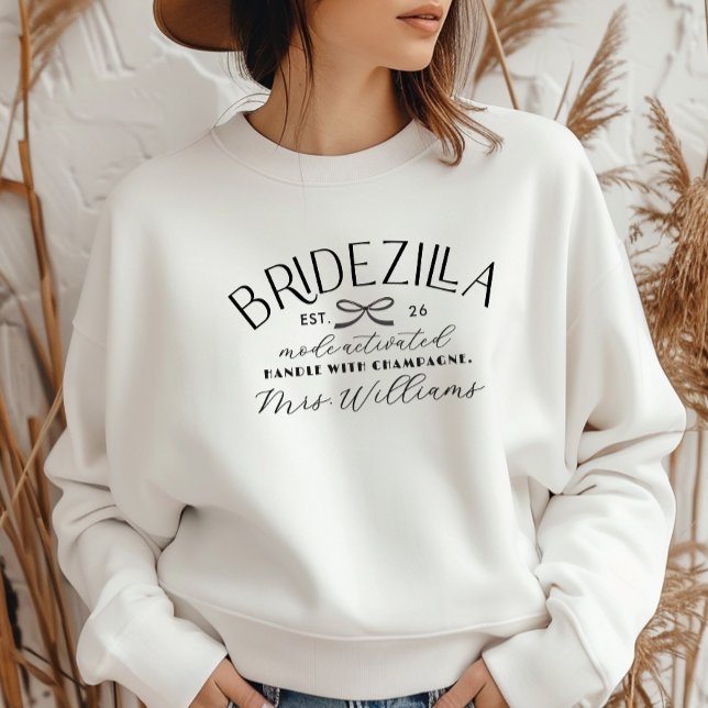Bridezilla-läge aktiverat Rolig Senteringsfest T Shirt (Bride Mode Activated Bridal Bach Party Funny Millennial Bachelorette Party Personalized Outfit)
