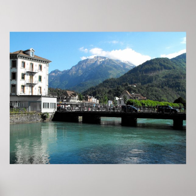 Bridge i Interlaken i Schweiz Poster (Framsidan)