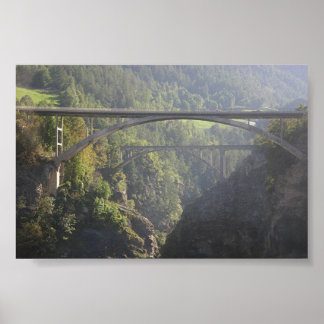Bridge nära Brigg Schweiz Poster