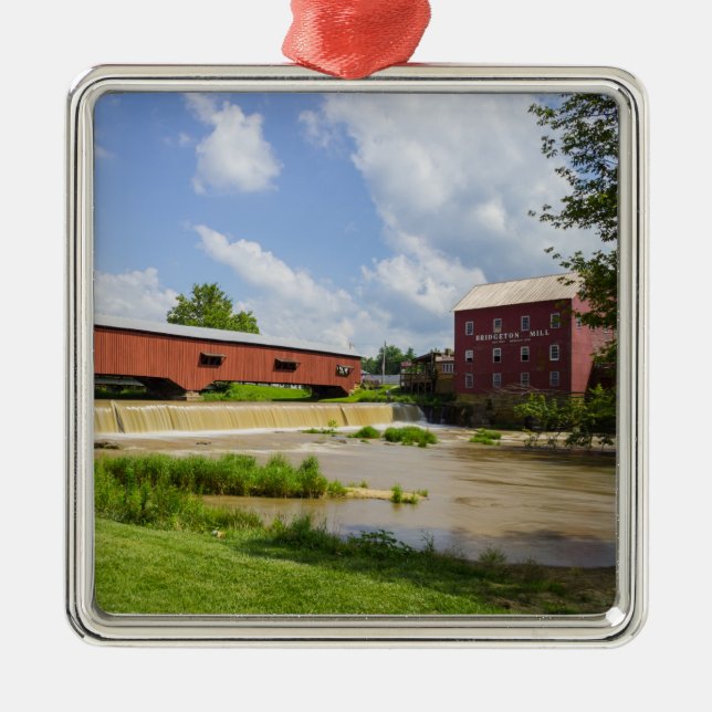 Bridgeton Bridge och Mill Julgransprydnad Metall (Framsidan)