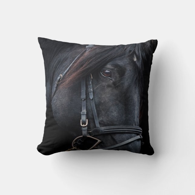 Bridled Black Stallion Ansikte Kudde (Framsida)