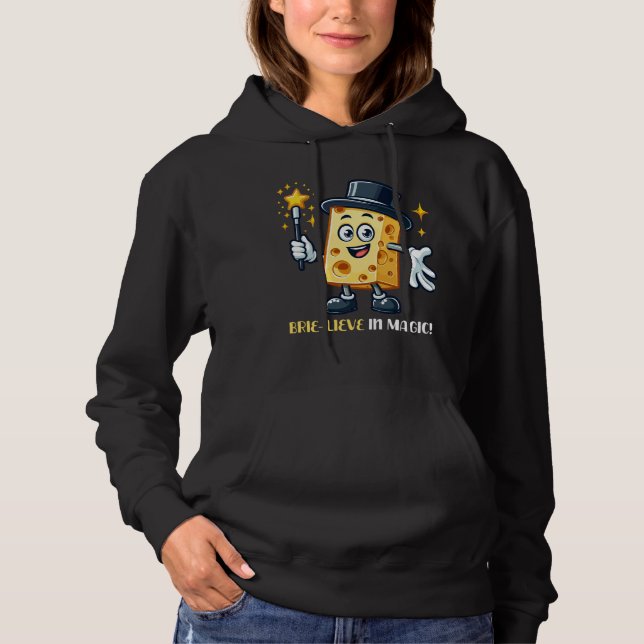 Brie-Lieve in Magic Cheese Character Pun Magician T Shirt (Framsida)