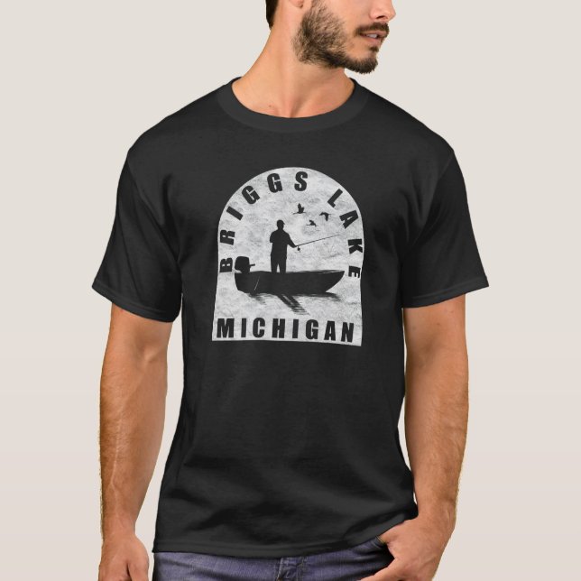Briggs Lake Fiske Michigan T Shirt (Framsida)