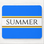 Bright Coola Nautical Blue White SOMMER Rand Musmatta<br><div class="desc">Den här varma väderdesignen i roligten har ett klassigt modernt svart teckensnitt inuti ett vitt mittfält rand som markerats med svart, gult och orange streck på en ljusblå bakgrund med SUMMER skrivet över hela designen. Gör det till din egen: Både mittpunkten rand färg och bakgrunden färg i denna design kan...</div>