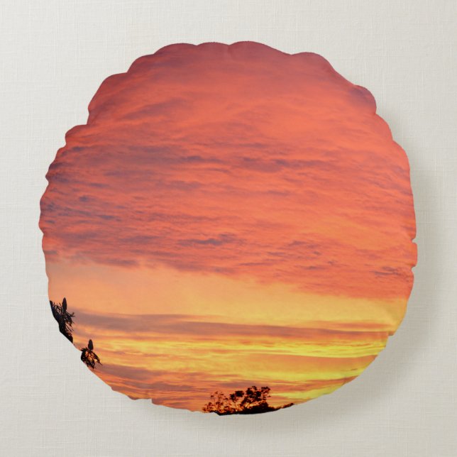Bright Orange Glowing Cloudy Sunset Rund Kudde (Framsidan)