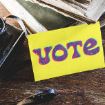 Bright Retro Stil VOTE Slogan Anpassningsbar Vykort<br><div class="desc">Uppmuntra potentiella väljare att rösta med detta lysande vykort som fångar öga. Genom att skriva om i en risograf i stil får du en ord-slogan på framsidan av detta vykort. Texten på baksidan kan anpassas med ditt eget meddelande eller radera texten för att skriva ditt eget meddelande på det här...</div>