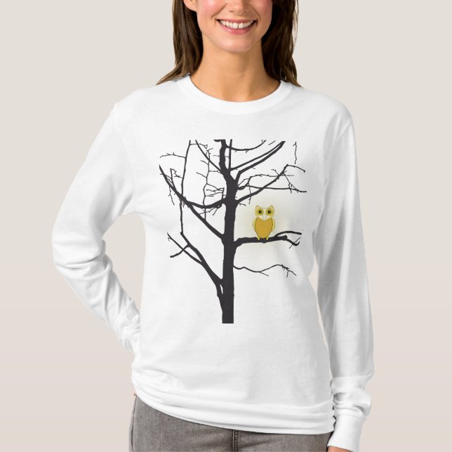 Bright Uggla Sitta på torr Träd Gren T-shirt (Framsida)