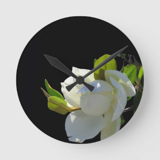 Bright White Magnolia Rund Klocka