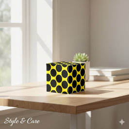 Bright Yellow with Black Dot Style Classic 2x2x2 Presentaskar