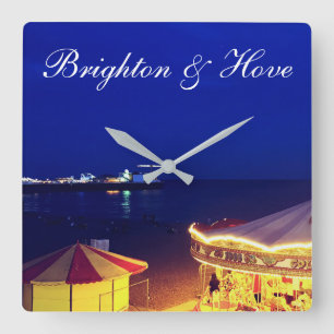 Brighton och Hove Beach vid nattetid Fyrkantig Klocka