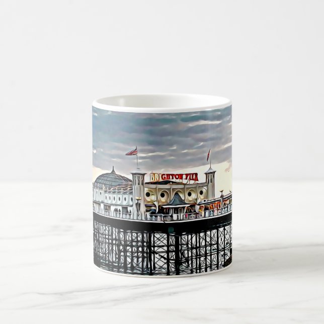 Brighton Pier & Cloudy Himlar Digital Painting  Kaffemugg (Center)