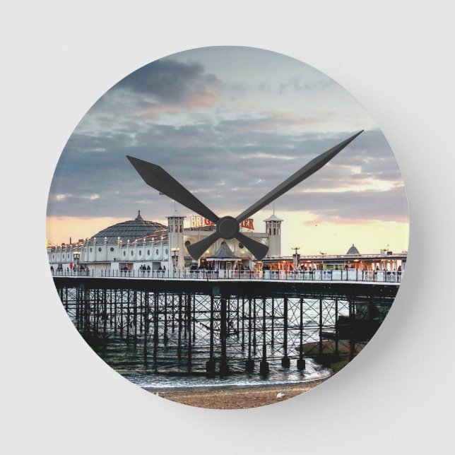 Brighton Pier Sunset Rund Klocka (Framsida)