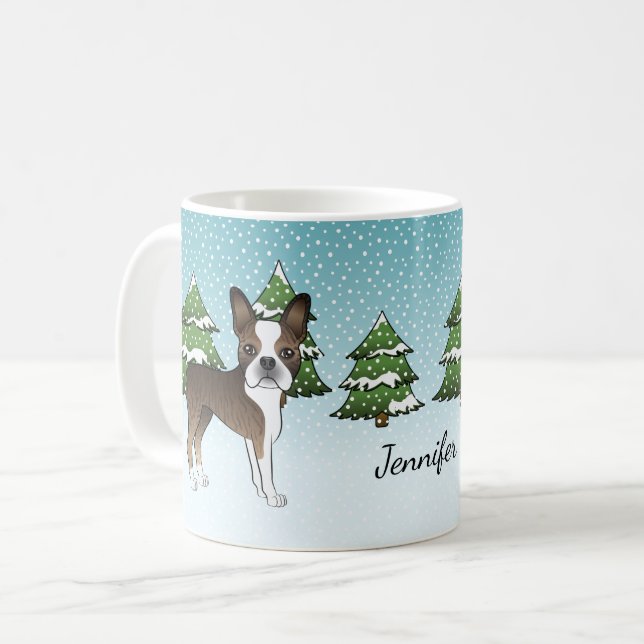 Brindle Boston Terrier i en vinter skog & Namn Kaffemugg (Framsida vänster)