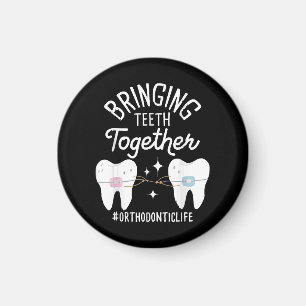 Bringing Teeth Together - Ortodontist Magnet