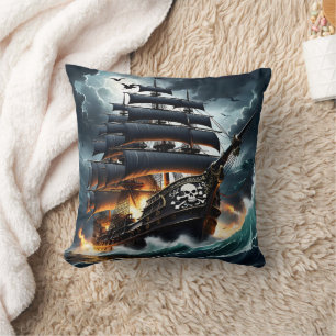 Brinnande Pirat Frakt i Stormy Seas vid Dusk Kudde