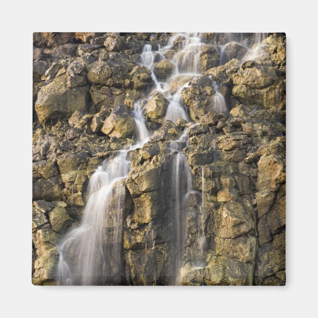 Brinnedfall från vulkaniska sten magnet (Framsidan)