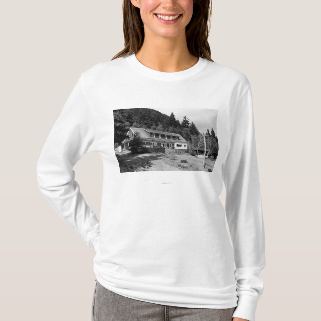 Brinnon WA beskådar av olympisk gästgivargård på Tee Shirt (Framsida)