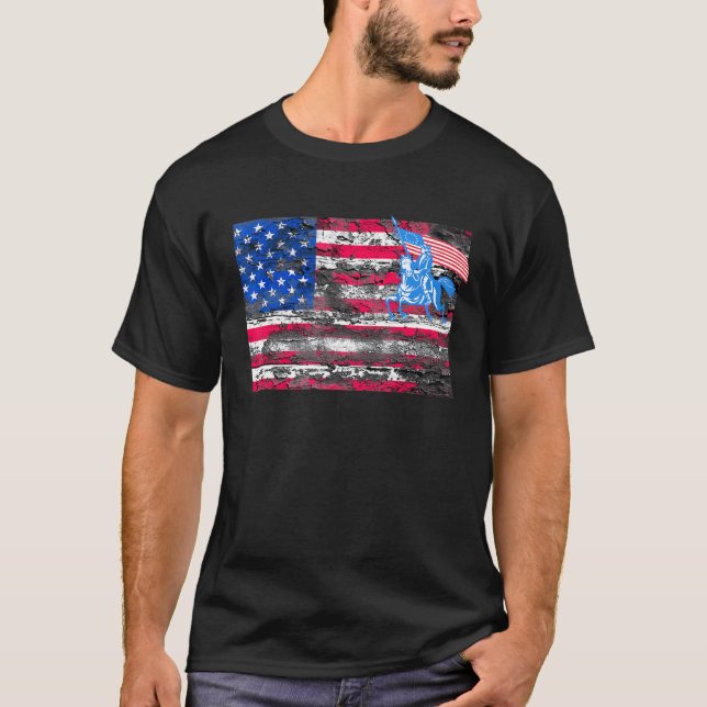 Bristad amerikansk flagga Häst 1 T Shirt (Framsida)