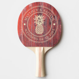 Bristande ladanplankskyltar med namnet Pineapple B Pingisracket