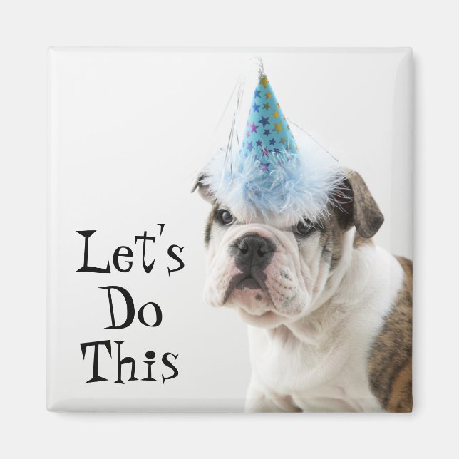 British Bulldog Puppy Wearing A Party Hat Magnet (Framsidan)