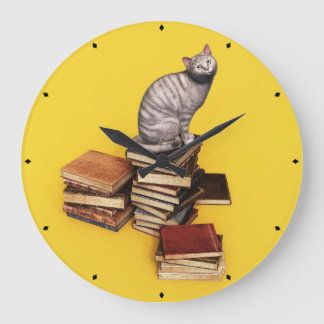 British Cat on a stack of books Stor Klocka