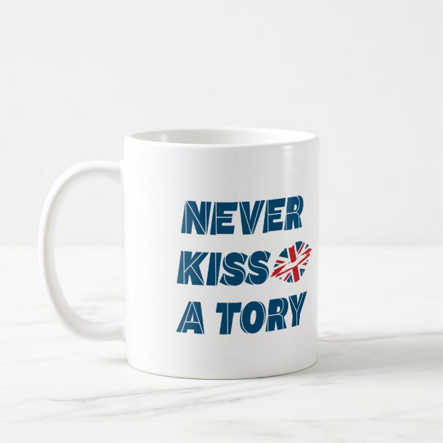British Politik - Kiss a Tory Kaffemugg (Vänster)
