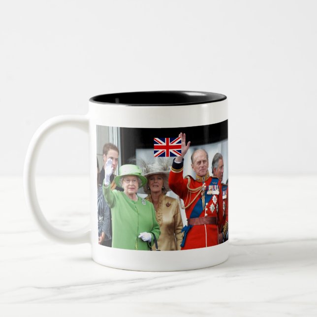 British Royal Family Två-Tonad Mugg (Vänster)
