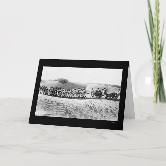 British Troops Pulling a Fält Gun 1914 Kort (Framsida)
