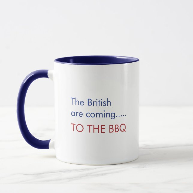 Britterna kommer till BBQ lustigt 4 juli Mugg (Vänster)