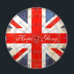 Brittiska flagga föråldrad stil hopp- & gloriskpap piltavla<br><div class="desc">Ett unikt antika flagga i stil Förenade kungariket i rött, vitt och blått nyanser. Designad med hjälp av den fackliga jacken, flagga av Storbritannien och med lite vintage. Med sport och patriotiskt ord Hope & Glory. Tillverkad av Sarah Trett. Skulle se underbar ut i ett brittiskt patriotiskt sovrum eller sovrum....</div>