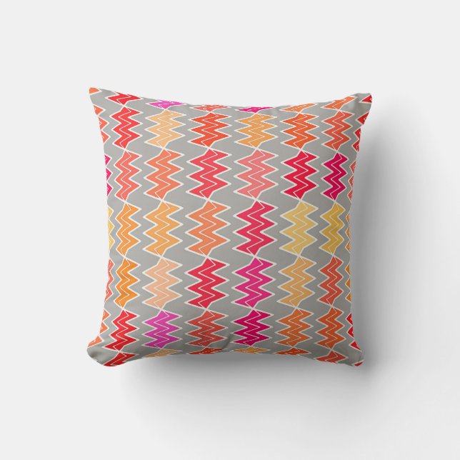 Brken Chevron - rött, guld, orange och grått Kudde (Framsida)