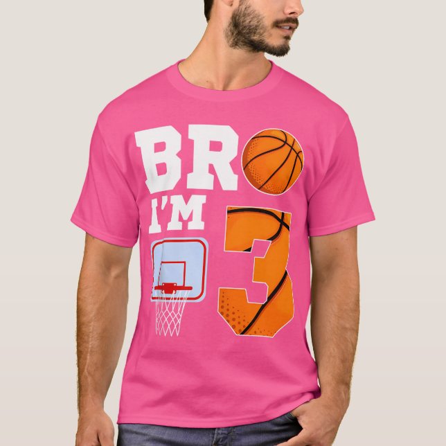 Bro I är 3 år gammal basketboll teme 3 Rd Boy Birt T Shirt (Framsida)