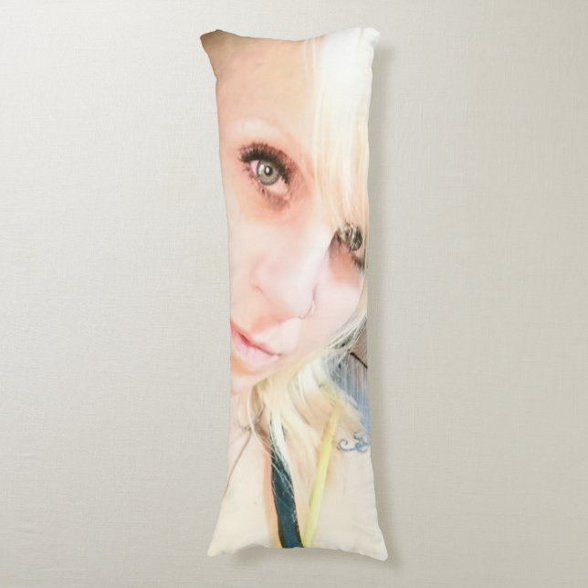 Broar Body Pillow Kroppskudde (Framsidan Vertikal)