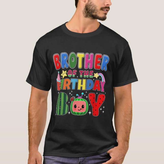 Broder till den födelsedagspojken Melon-familjen M T Shirt (Framsida)