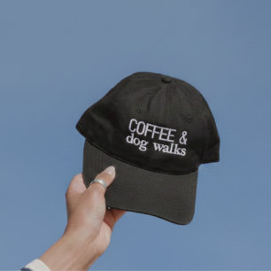 Broderad mössa med kaffe och hundpromenader keps