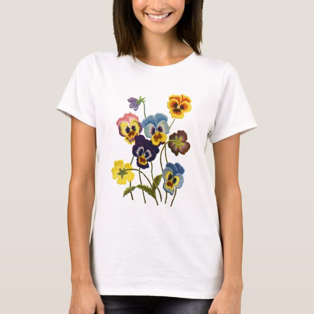 Broderad Parad i Pansies Tee Shirt (Framsida)