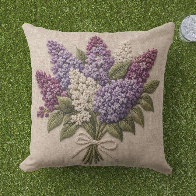 Broderad Syrliljebukett – Falskt Broderi Linne  Kudde (Gräs)